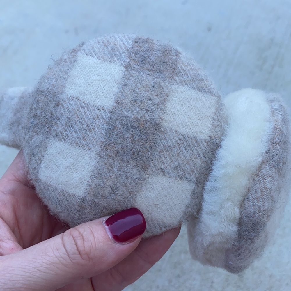 Burberry Plaids Cashmere Ear Muffs - Picture 4 of 8